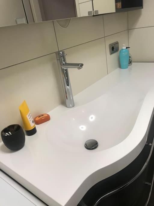 Seewohnung Mit Direktem Seezugang-Skiliftnaehe Villach Exterior foto